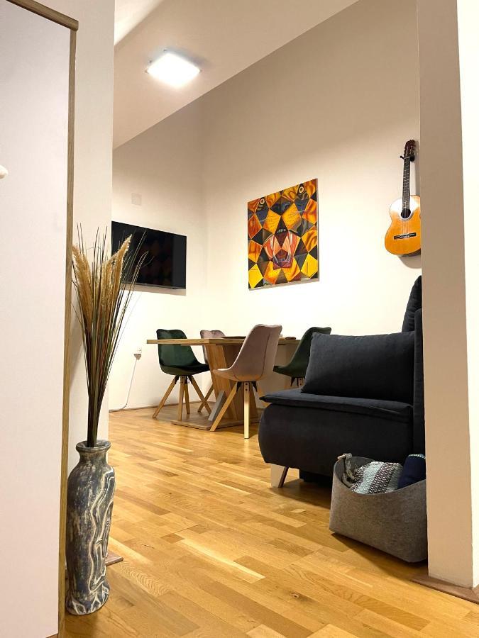 Klimatisiertes, Ruhiges Dachgeschoss Cityapartment Im Zentrum Wiens Appartamento