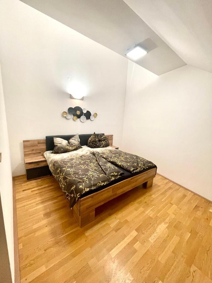 Klimatisiertes, Ruhiges Dachgeschoss Cityapartment Im Zentrum Wiens Vídeň